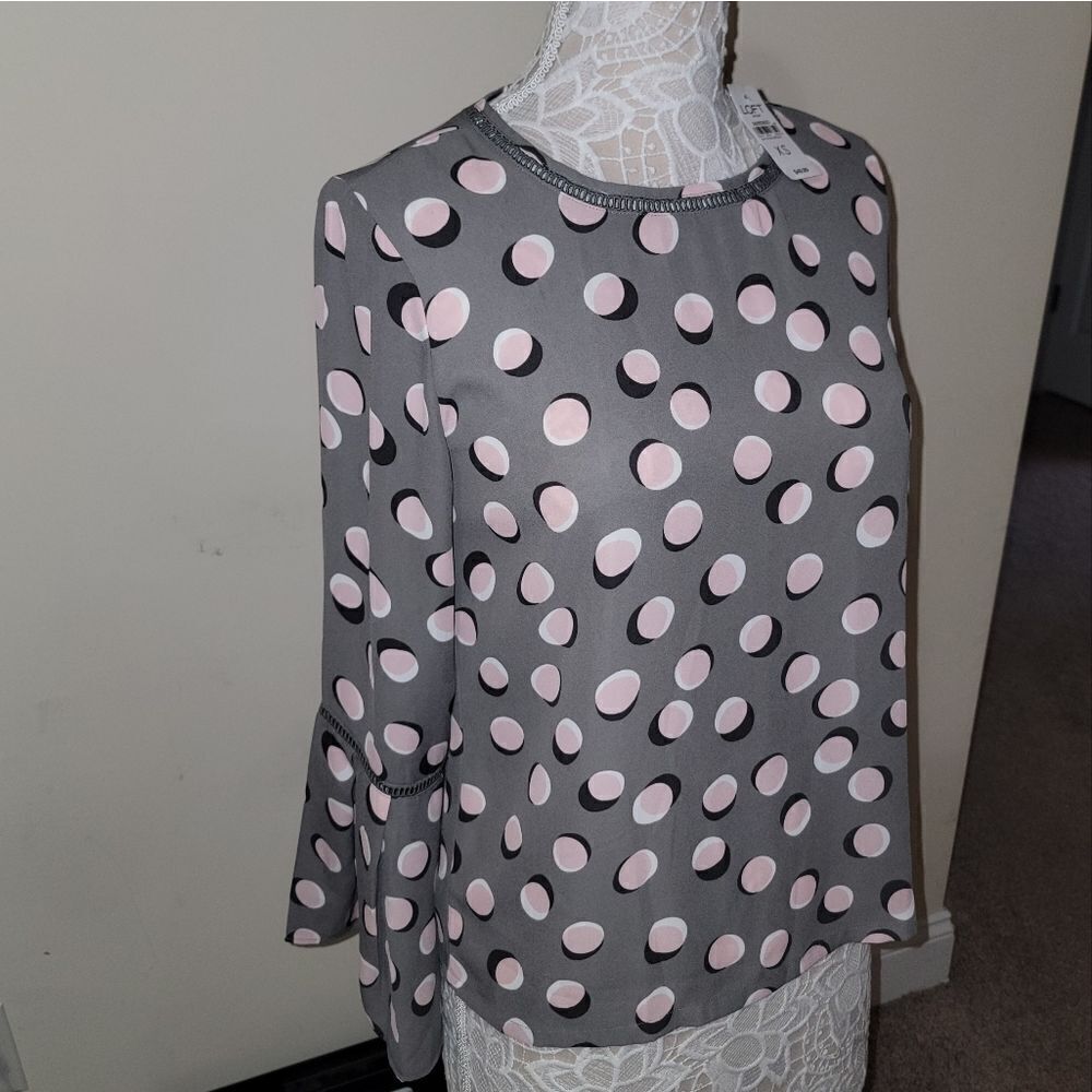 New Ann Taylor Shadow Polka-dot Gray Pink White Blouse Bell Sleeve Shirt Size XS - Picture 4 of 9